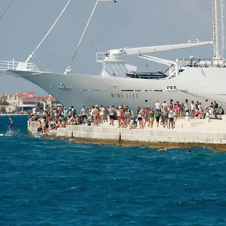 1 Bedroom Awesome In