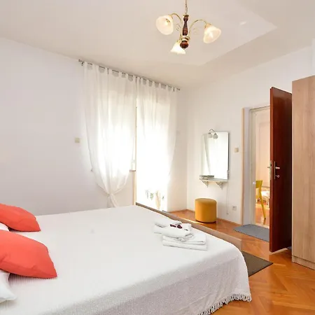 Apartment 1 Bedroom Awesome In Zadar