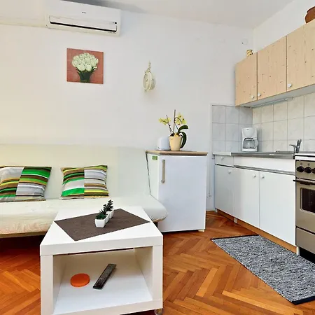 Apartment 1 Bedroom Awesome In